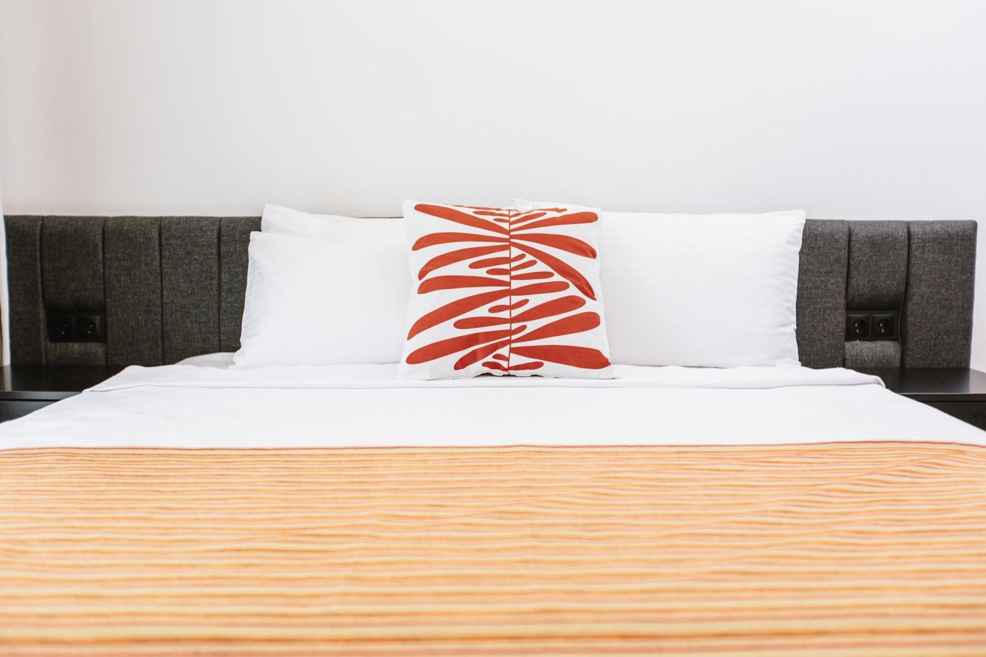 Ella Hotel *