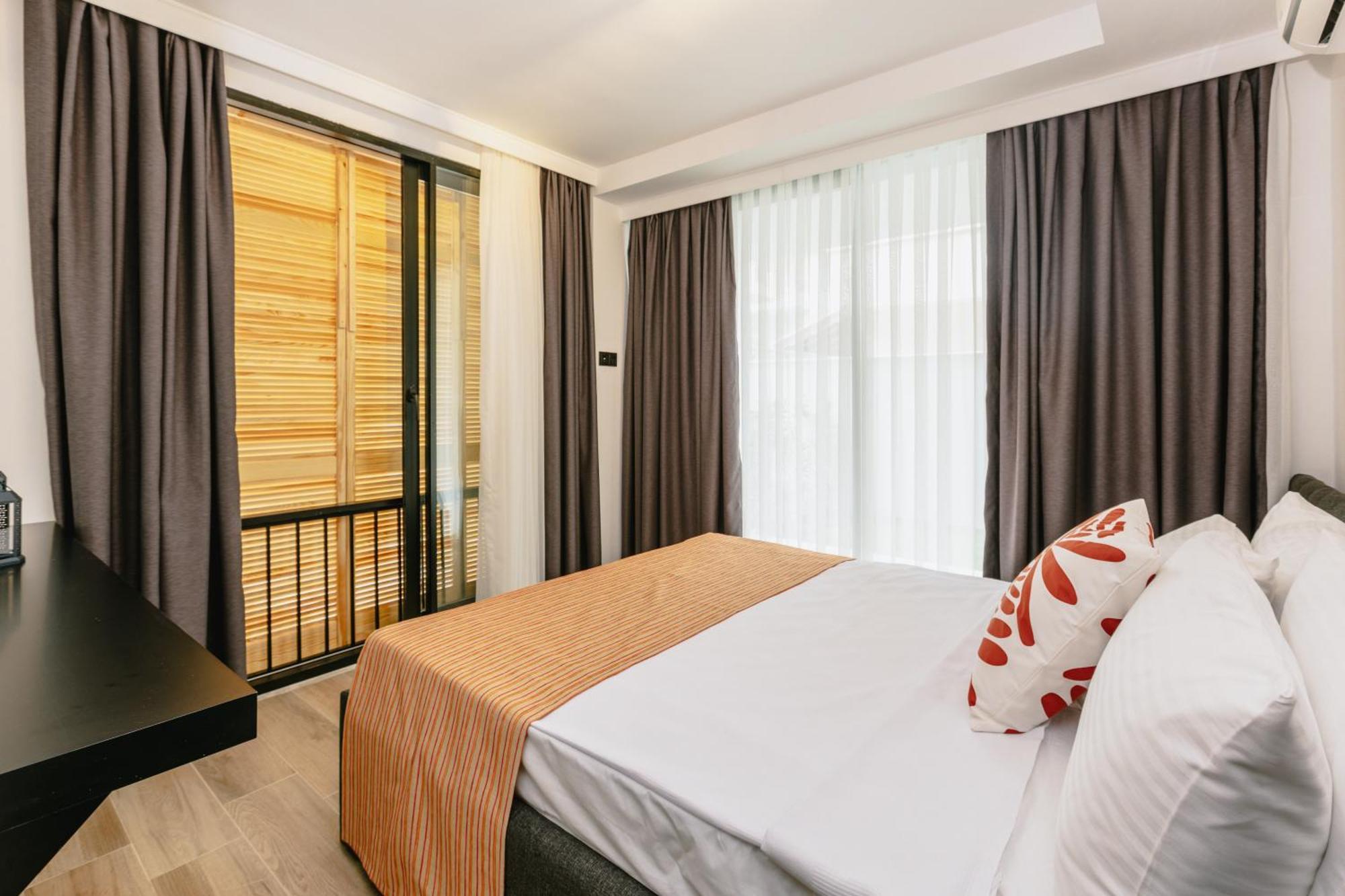 Ella Hotel *